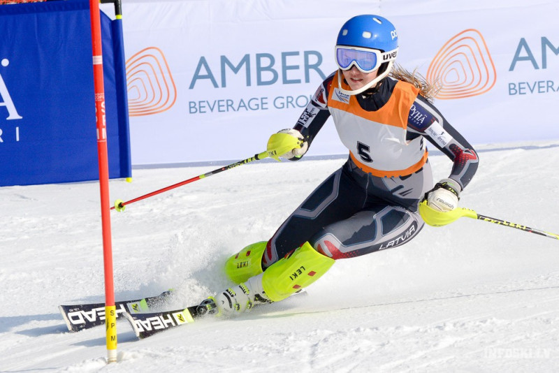 L.Bondarei uzvara un punktu rekords slalomā Somijā (video)