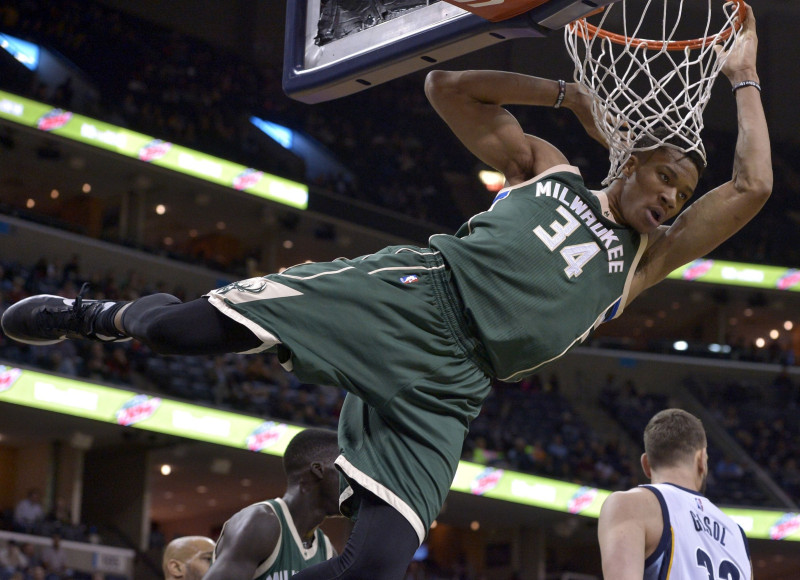 Adetokunbo un Lilards - labākie NBA spēlētāji martā