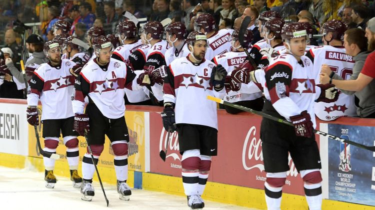 Latvija provizoriskajā IIHF pirmsturnīra rangā palaiž priekšā Dāniju