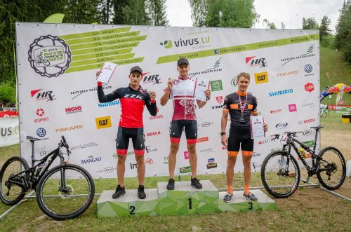 Blūms un Jaunslaviete "Vivus.lv MTB maratona" ietvaros kļūst par Latvijas čempioniem