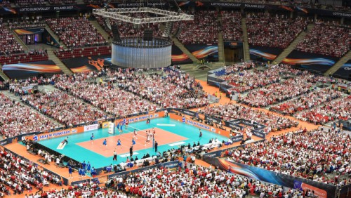 Polija EČ atklāšanā vairāk nekā 65 tūkstošu fanu klātbūtnē zaudē serbiem