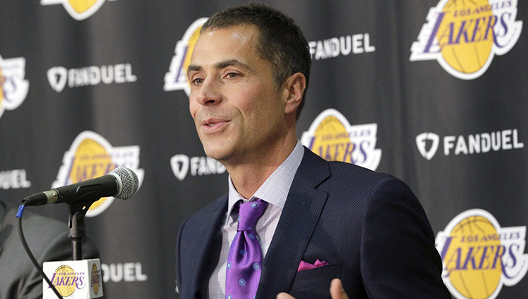 ''Lakers'' un Pelinka vienojas par jaunu ilgtermiņa līgumu
