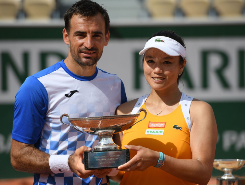 "French Open" jauktajās dubultspēlēs uzvar Dodigs un Latiša Čana