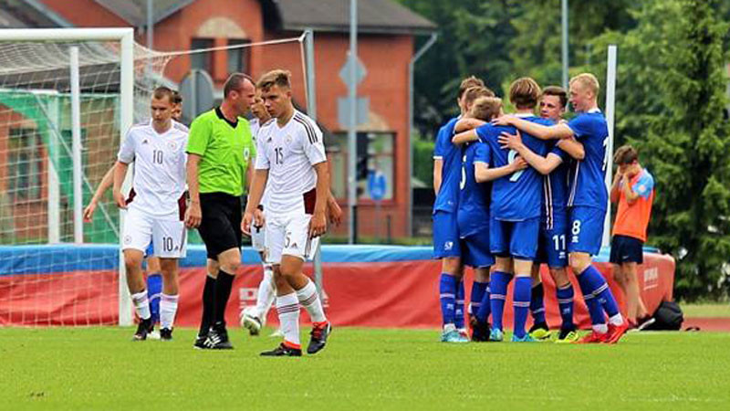 U18 futbolisti pārbaudes spēlē piekāpjas islandiešiem