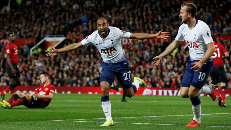 Mouram divi vārti, ''Tottenham'' divu minūšu laikā nokārto uzvaru pret ''United''