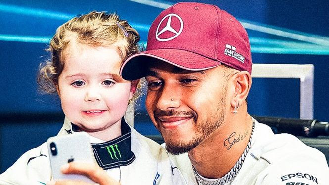 F1 čempions Hamiltons: "Mana karjera varēja beigties nesākusies"