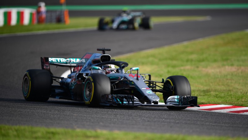 "Ferrari" kļūdās ar riepu izvēli, Japānā no pirmās pozīcijas sāks Hamiltons