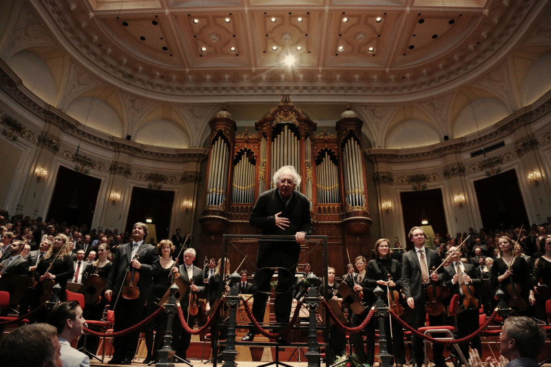 Amsterdamas Karaliskais Concertgebouw orķestris Rīgā spēlēs Filipa Herevēges vadībā