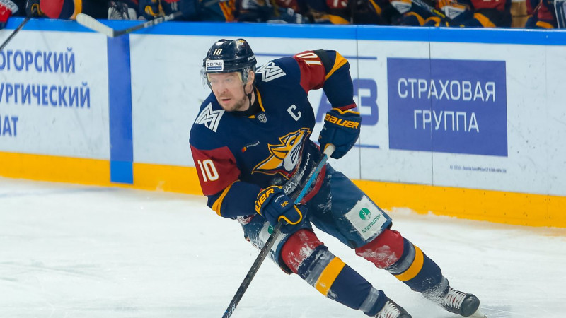 Hokejista karjeru noslēdzis KHL rezultatīvākais spēlētājs Mozjakins