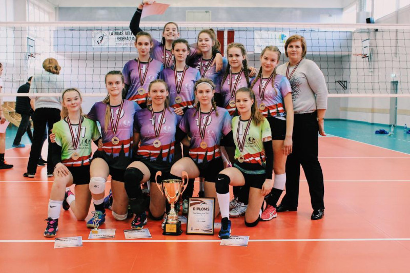 Latvijas jaunatnes čempionātā U-16 meitenēm uzvar RVS volejbolistes