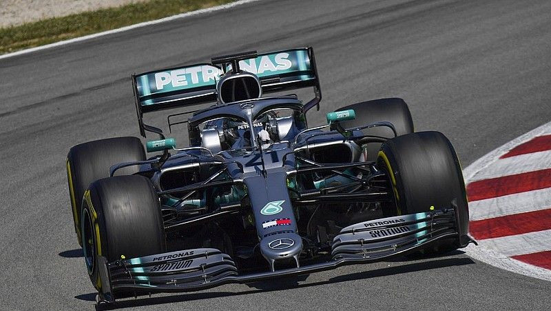 "Mercedes" braucējs Mazepins dominē F1 testu otrajā dienā