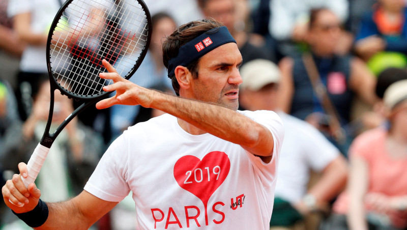 Svitoļinai smags sākums pret Venusu, Federers atgriežas Parīzē