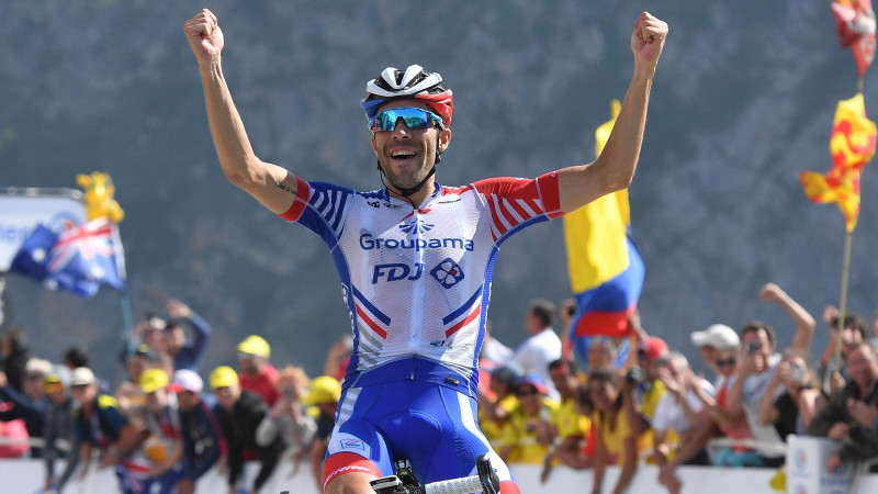 Pino un Alafilips apklusina kritiķus, pietuvojoties triumfam "Tour de France"