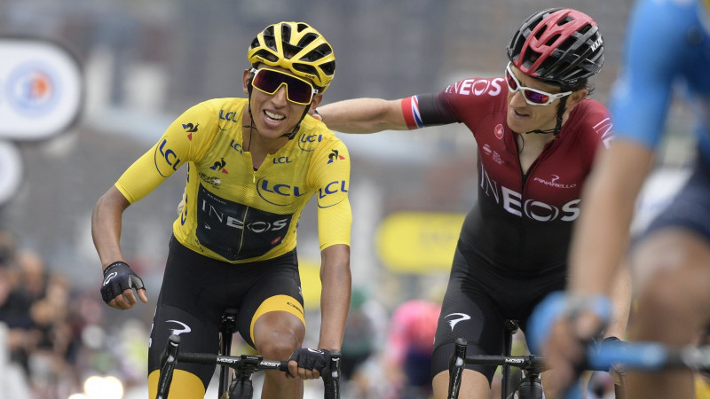 Kolumbietis Bernals tikpat kā nodrošina vēsturisku uzvaru "Tour de France"