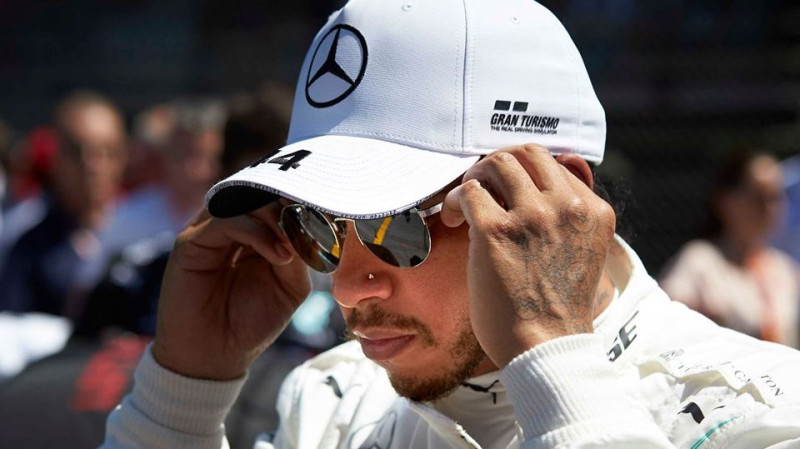 Hamiltons: "Rosbergs sasniedzis mazāk un tagad mani aprunā"