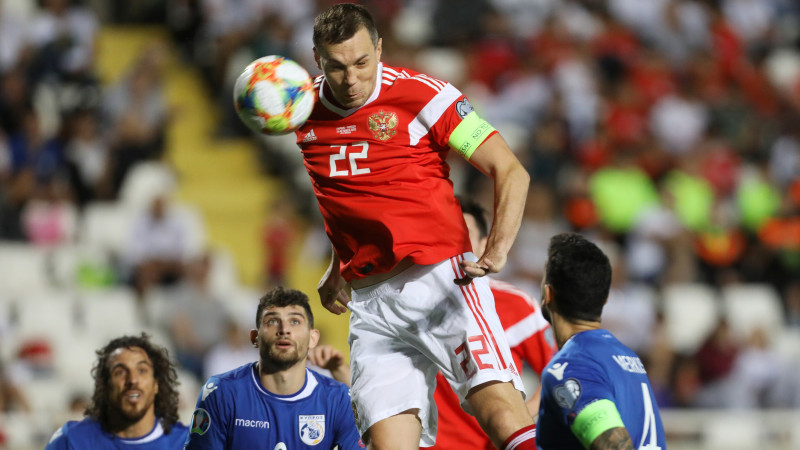 Krievija grauj Kiprā un kvalificējas "Euro 2020", baltkrievi iesit Nīderlandei