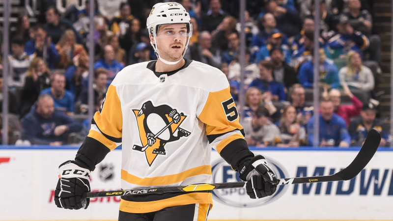 "Penguins" Covid-19 draudu dēļ uz laiku atstādina deviņus spēlētājus