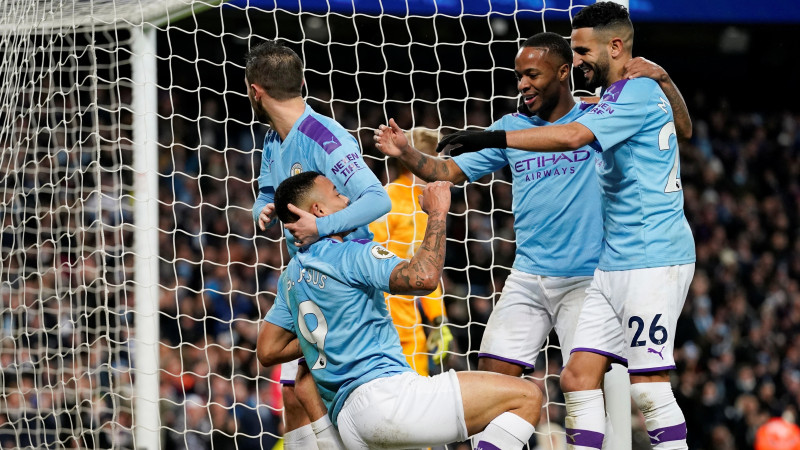 "Manchester City" sagādā "Leicester" pirmo zaudējumu divos ar pusi mēnešos