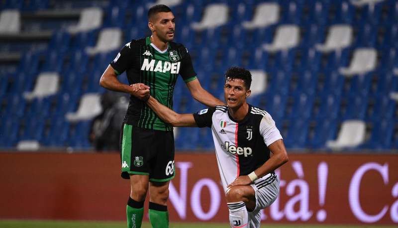 "Juventus" izsēj divu vārtu pārsvaru un spēlē neizšķirti ar "Sassuolo"