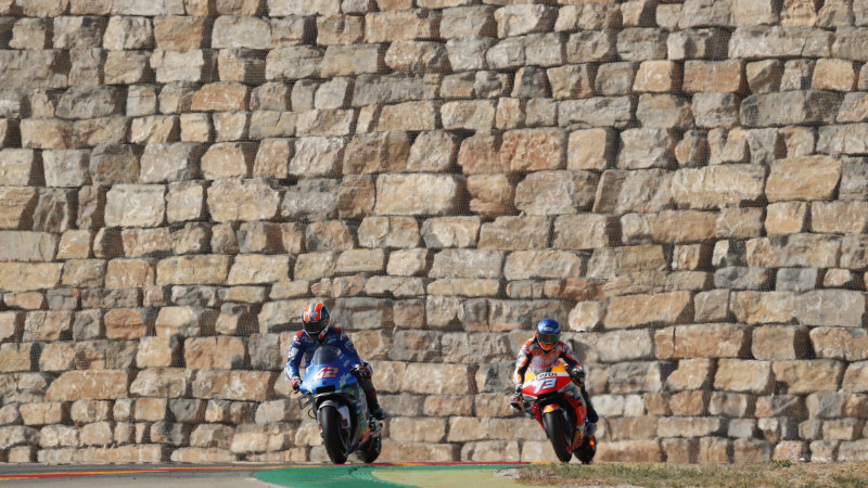 Rinss uzvar "MotoGP" Aragonas posmā, otrais sensacionāli Markesa jaunākais brālis