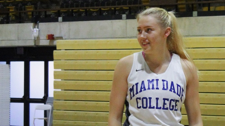 Alise Markova nopelna paaugstinājumu un spēlēs NCAA pirmajā divīzijā