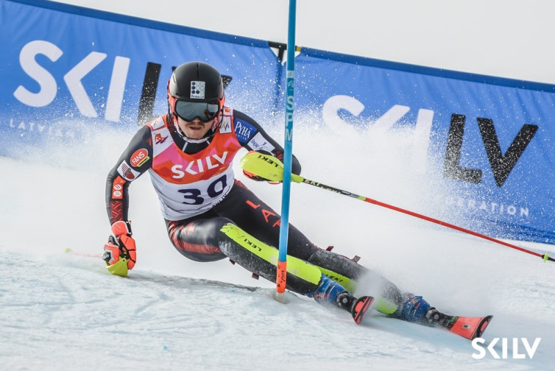 Miks Zvejnieks izcīna pjedestālu FIS slalomā Zviedrijā