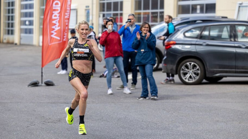 Norvēģiete Grēvdāle sasniegusi labāko laiku pasaulē 5km skrējienā