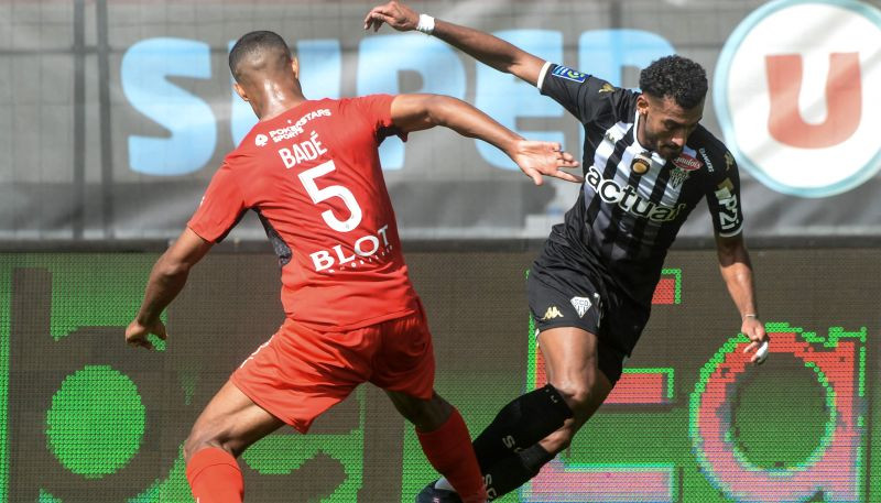 "Ligue 1": "Rennes" mazākumā piekāpjas "Angers", "Monaco" izcīna pirmo uzvaru
