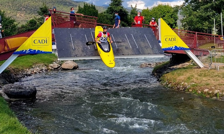 Latvijas airētāji nesasniedz pusfinālu PK posmā airēšanas slalomā