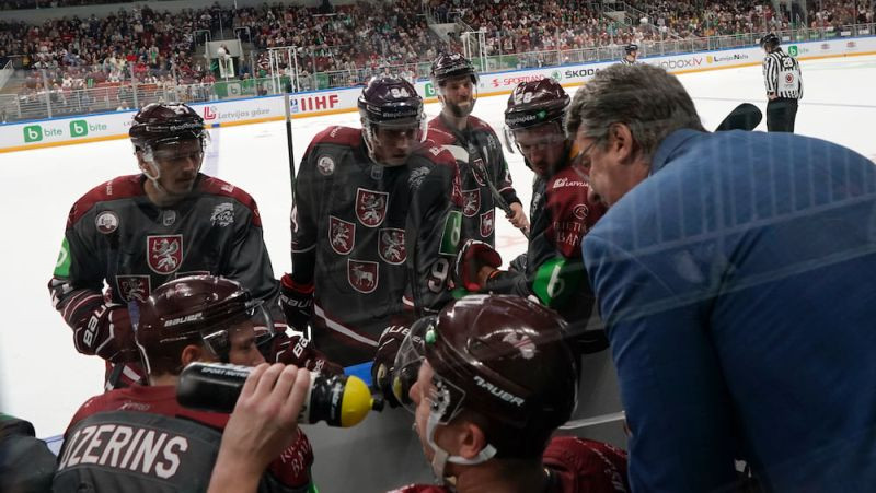 Hokeja izlase gatavošanos Pekinai turpinās Šveicē: pirmā spēle pret Slovākiju