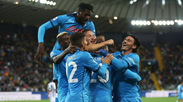 ''Napoli'' sagrauj ''Udinese'' un kļūst par A sērijas līderi