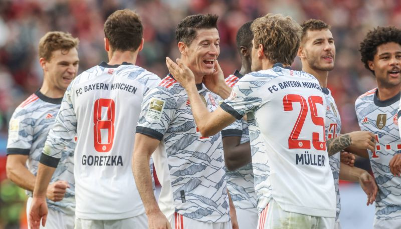 "Bayern" gūst četrus vārtus septiņās minūtes un sarauj gabalos "Bayer"