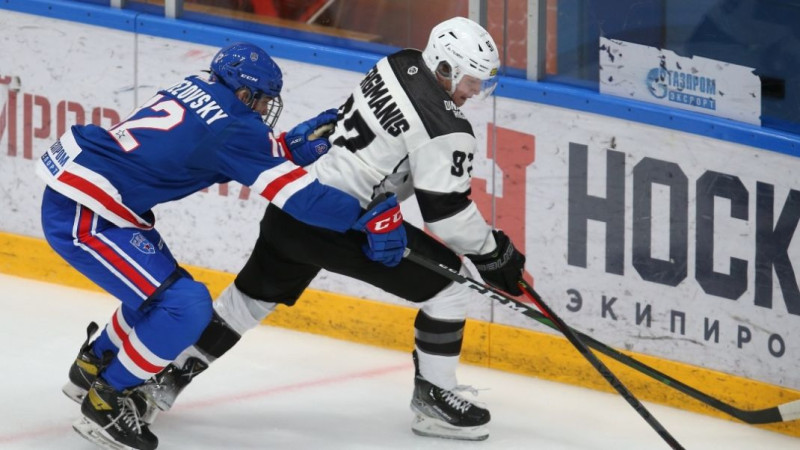 "Rīga" hokejisti atkal iemet pirmie, taču vēlreiz zaudē Sanktpēterburgā