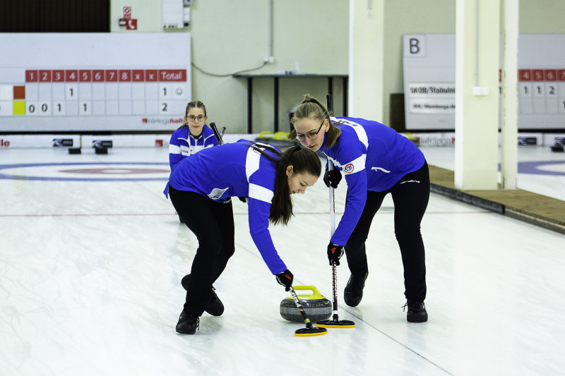 Latvijas kērlinga izlases gatavas uzsākt cīņu Eiropas čempionātā