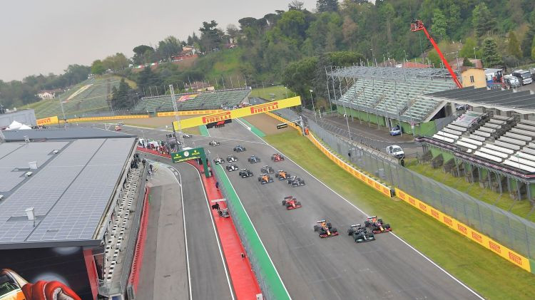 F1 līdz 2025. gadam vienojas par sacensību aizvadīšanu leģendārajā Imolas trasē