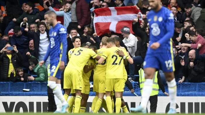 ''Brentford'' sakauj ''Chelsea'', ''City'' atgriežas virsotnē, MU neizšķirts pret Lesteru