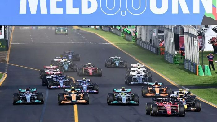 Leklērs uzvar Austrālijas F1 posmā, Verstapens izstājas