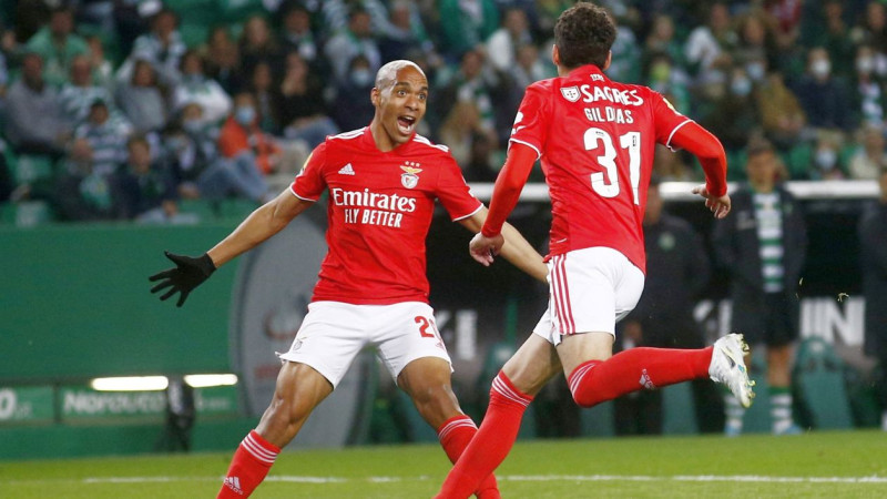 "Benfica" triumfē Lisabonas derbijā, "Porto" tuvojas 30. Portugāles čempiones titulam