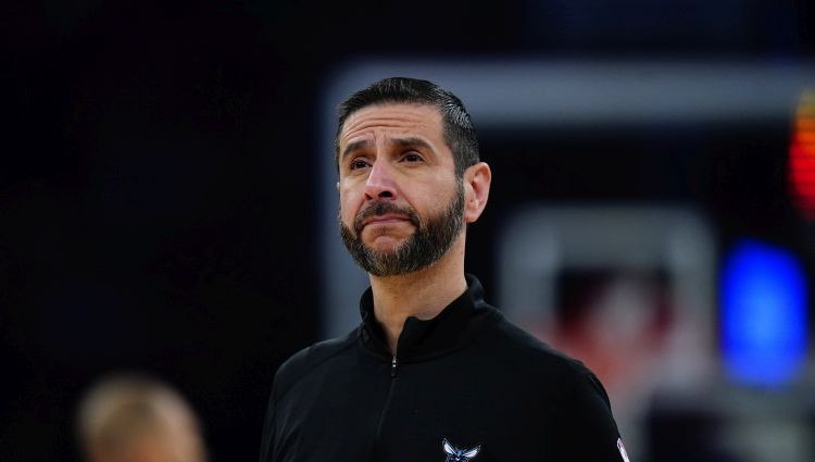 ''Hornets'' pēc četrām sezonām lemj no galvenā trenera amata atlaist Borego