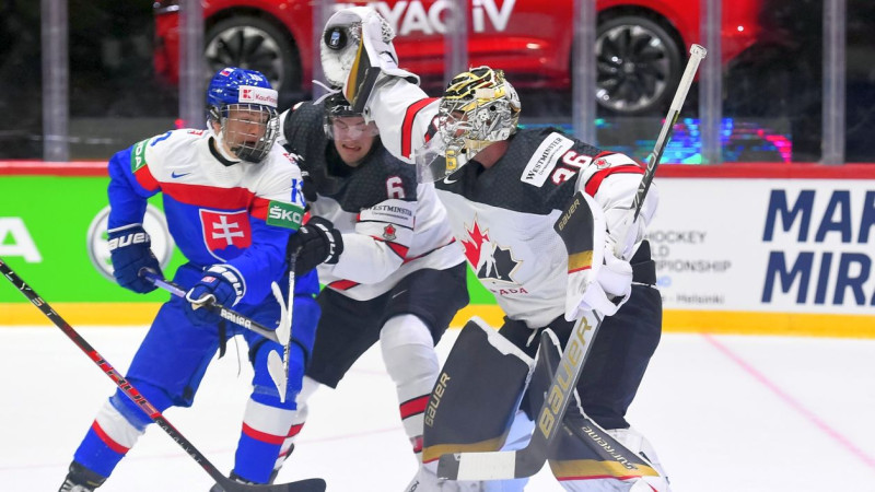 Kanādieši aizraujošā uzbrukuma hokejā apliecina pārākumu pār Slovākiju