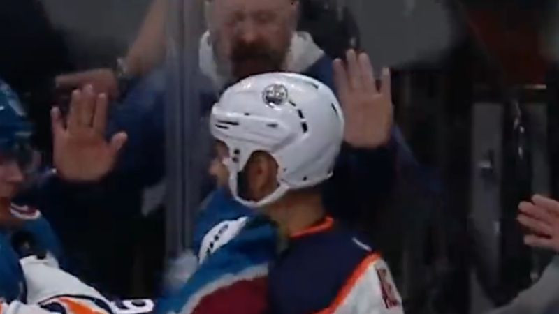 Video: ''Avalanche'' līdzjutējs cenšas iekaustīt ''Oilers'' hokejistu Nērsu