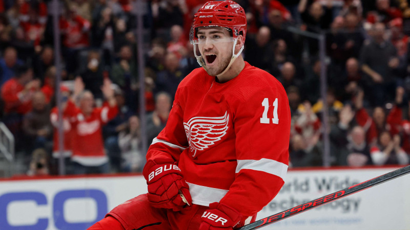 Maeirss pievienojas ''Lightning'', Zadina pagarina līgumu ar ''Red Wings''