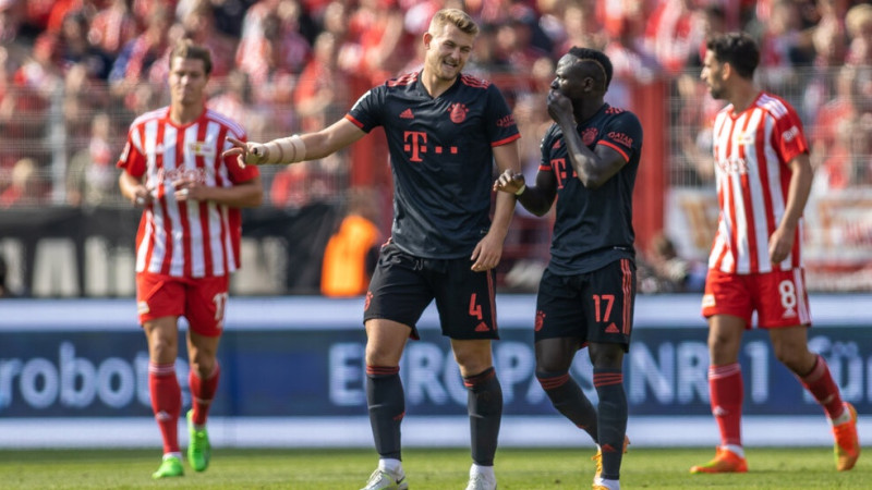 ''Bayern'' zaudē punktus Berlīnē, ''Eintracht'' sagrauj Leipcigu