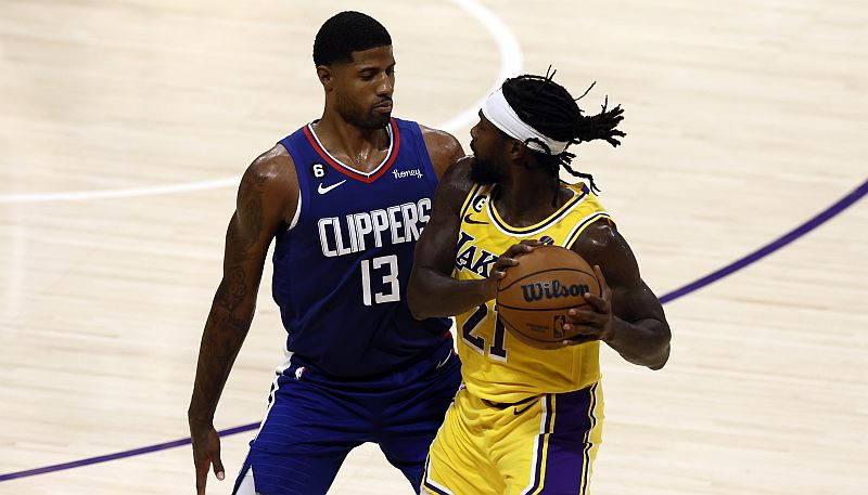 Zubacam 14+17 "Clippers" uzvarā pār "Lakers"; Adetokunbo 21+13+8 pret "76ers"