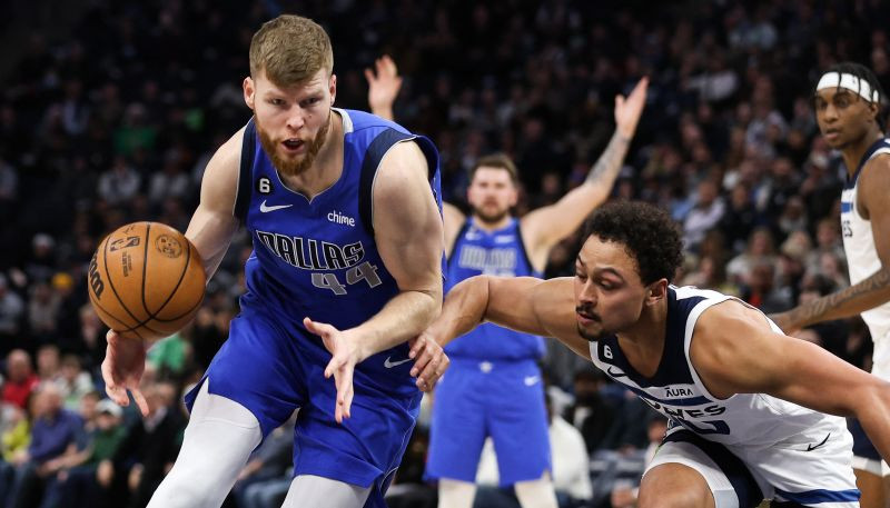 Bertānam 18 punkti un sezonas labākā spēle, "Mavericks" piekāpjas "Timberwolves"