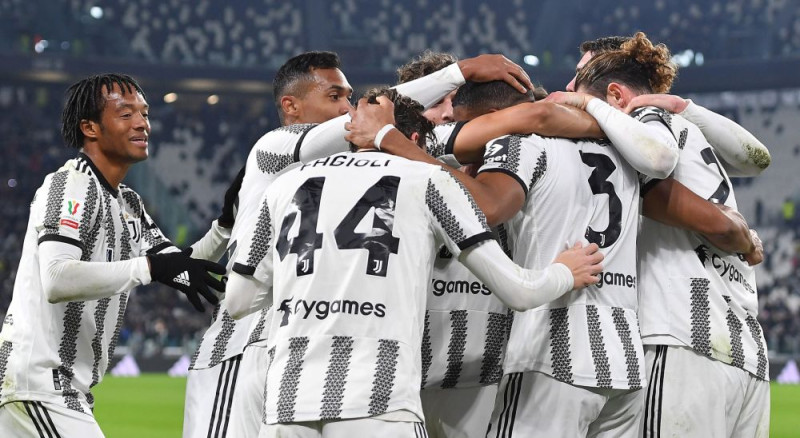 ''Juventus'' kļūst par pēdējo Itālijas kausa pusfinālisti un nodrošina dueli pret ''Inter''