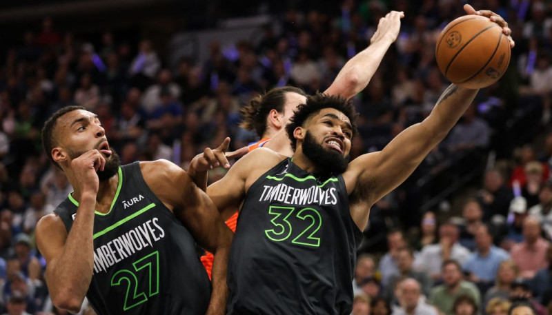 Gobērs atgriežas ar 21+10, "Timberwolves" uzvar un tiek pie pēdējās vietas play-off