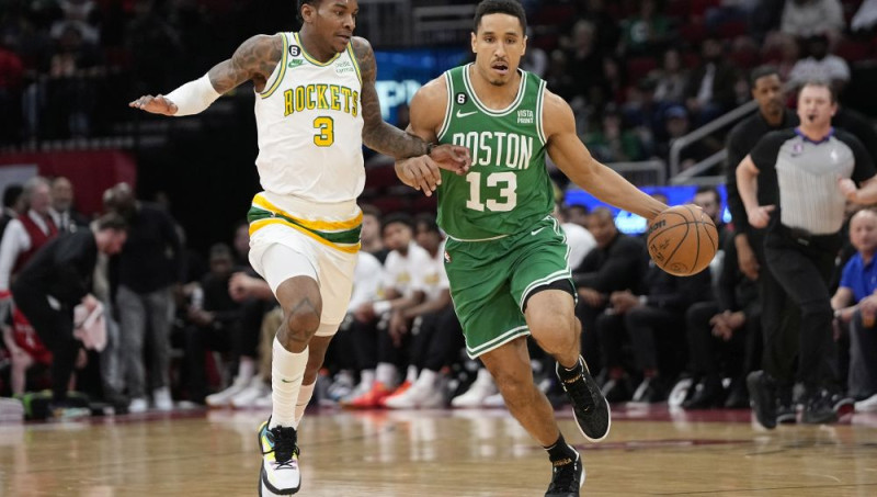 Labākā NBA rezervista balva tiek ''Celtics'' spēlētājam Brogdonam