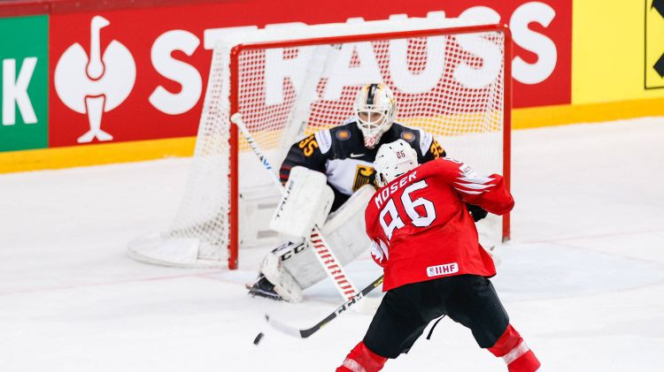 Latvijas pretiniecei Šveicei pievienosies otrais NHL spēlētājs