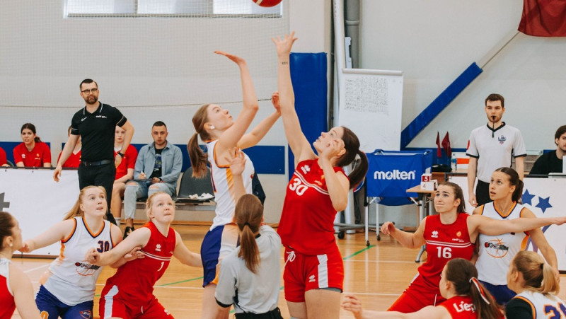 Vīksnei "triple-double", Feierbergai karsta roka: LJBL U19 finālu pirmā diena